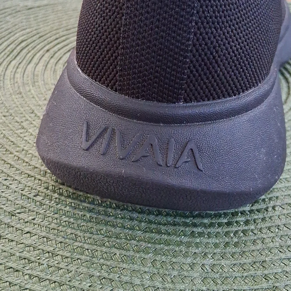 Vivaia Black Water Repellant Comfort Utility Urban Chelsea Ankle Boots Size 40